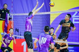 完成英格兰成年代表队首秀，夸安萨获赠纪念帽